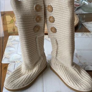 Ugg  knitted boots